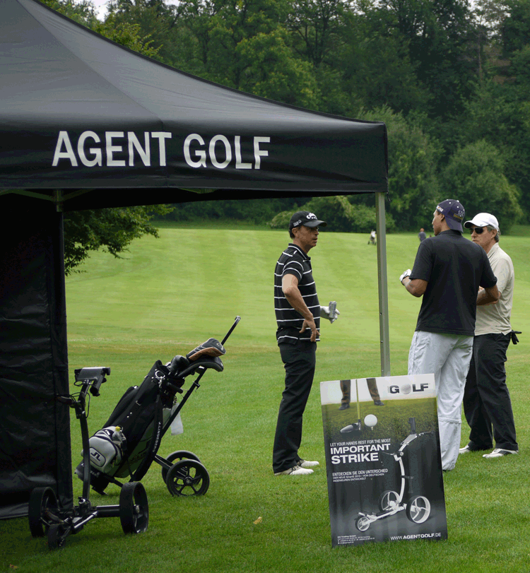 agent-golf-sponsorte-carts-vom-model-smart-e