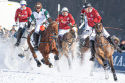 St. Moritz Schnee-Society: Zuerst Snow Polo, danach Snow Golf