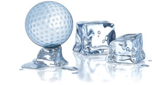 Der Golfkick auf purem Eis: Putten um einen Fiat 500 mit Snowgolf-Weltmeister Adi Hengstberger