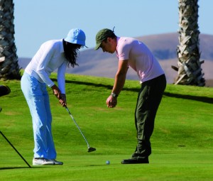 Golfmode mit Funktion: hyphen bietet Sonnenschutz zum Anziehen