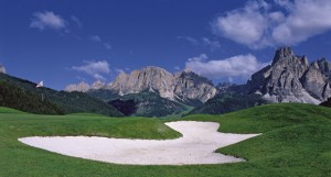 Golfen in Südtirol: Traumhafte Golfplätze und Clubhäuser mit Gourmetküche