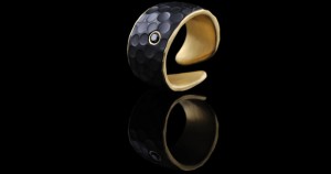 Exklusives Golfgeschenk: ein ‚Black Hole‘-Ring für den Golfplatz!