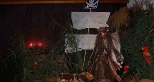 After-Golf-Party Beuerberger Singlecup: Ex-Playmate Gitta Saxx stellte Golf-Beauty-Bag vor und Heiner Lauterbach feierte neues Handicap