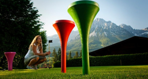 Golfhocker Big Tee möbelt die Golfplätze auf