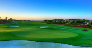 Race to Dubai: Martin Kaymer schlägt auf dem Earth Course von Greg Norman ab