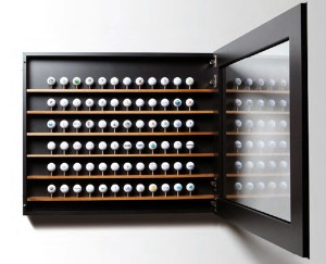 Exklusives Geschenk für Golfer: Vitrine für Golfball-Sammler