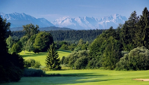 Golfclub-Iffeldorf-Bergpanorama-Fotocredit-Golfclub