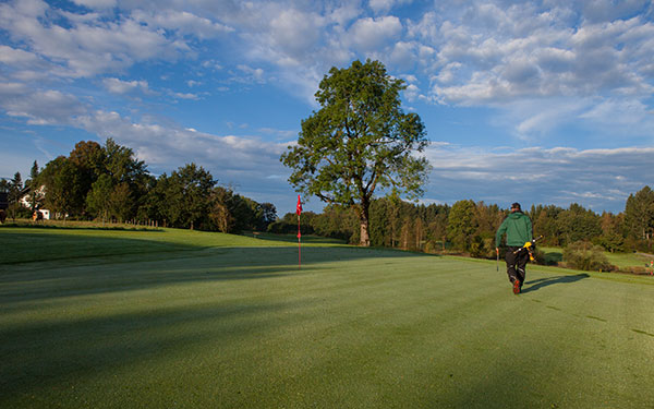 Golfplatz-Iffeldorf-Greenkeeping-Fotocredit-exklusiv-golfen