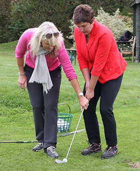 Irmgard-Badura-beim-Golfspiel-Fotocredit-Huber