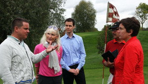 Irmgard Badura: Bayerische Politikerin im Golftraining