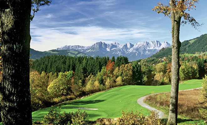 Die Kitzbüheler Alpen locken mit vielen, einzigartigen Golfplätzen ohne zu weite Wege