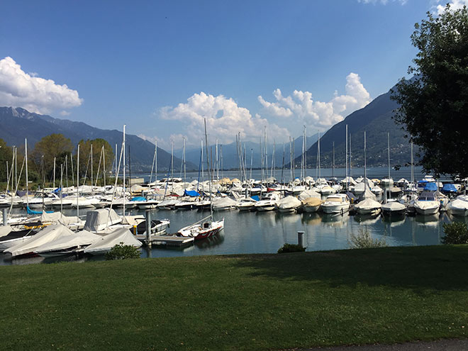 Der Yachthafen direkt hinter dem Hotel Giardino am Golfclub Patriziale.