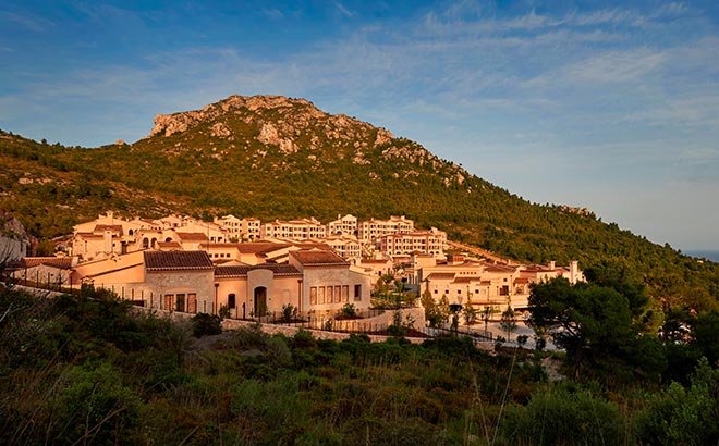 Das Park Hyatt Mallorca schmiegt sich in die Natur ein als wäre es schon immer da gewesen. Keine Bausünden weit und breit und Natur pur!