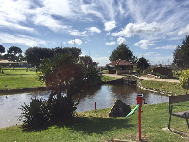 Cap Vermell Grand Hotel übernachten und hier Golfen: Seit über 50 Jahren gibt es den Golfplatz, welcher als 9 Loch Golfplatz gegründet wurde. Zu den neuen neun Löcher gibt es für Golfer keinen Unterschied.