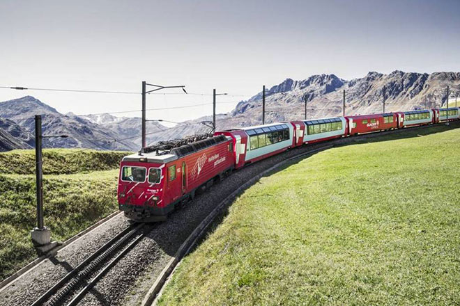 Alleine die Zugfahrt mit dem Glacier Express ist traumhaft. Fotocredit: Glacier Express