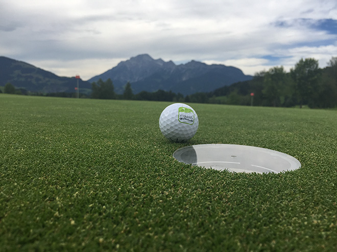 Das Puttingtool von Kramski sollte bei jedem Spieler zum Golf Equipment gehören.