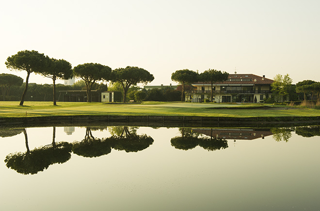 Der Adriatic Golf Club Cervia ist eine 27-Loch-Golfanlage, die wenige Mitunten vom Meer entfernt liegt. Foto: Matteo Zanardi