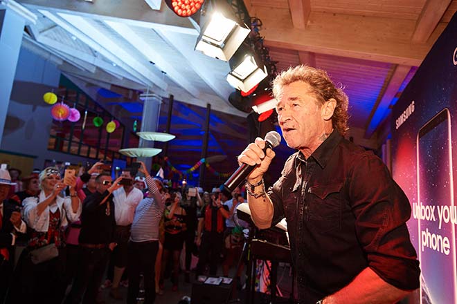 Spontan gab Peter Maffay ein kleines GOFUS-Konzert! Fotocredit: Georg Kuggel