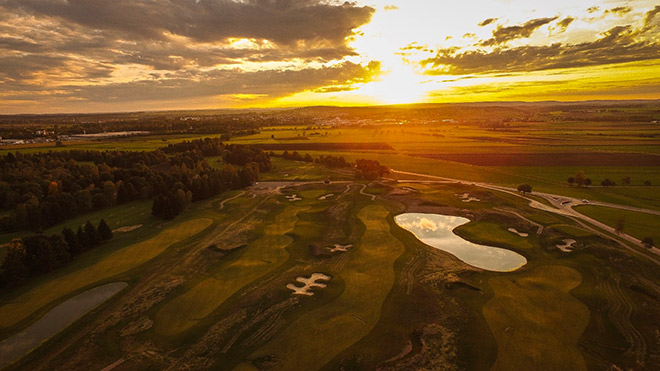 Abenddämmerung über dem neuen 9-Loch West Course, Öschberghof Donaueschingen