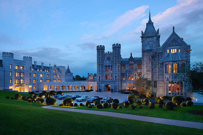 Das weitläufige Anwesen verfügt über malerische ummauerte Gärten und Wanderwege. Bereits jetzt zählt Adare Manor zu beste golfadresse englands 