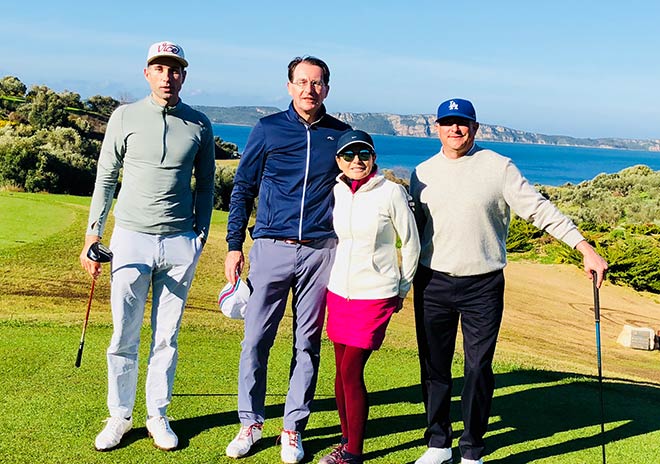 Unser Flight @Costa Navarino: Timo Schlitz und Jürgen Mayer aus München. Maria aus Italien. Mit Golfpro