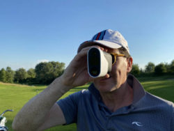 Entfernungsmesser Test: Hybrider GPS Golf Laser Garmin Z82