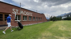 Sportlich Golfen: Elektrocaddy Test im bergigen Engadin