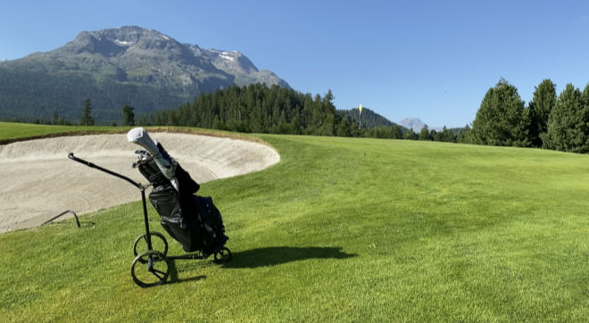 Perfekte Fairways, welche trotz der sommerlichen Temperaturen bis ca. 9 Uhr sehr nass sein können. 