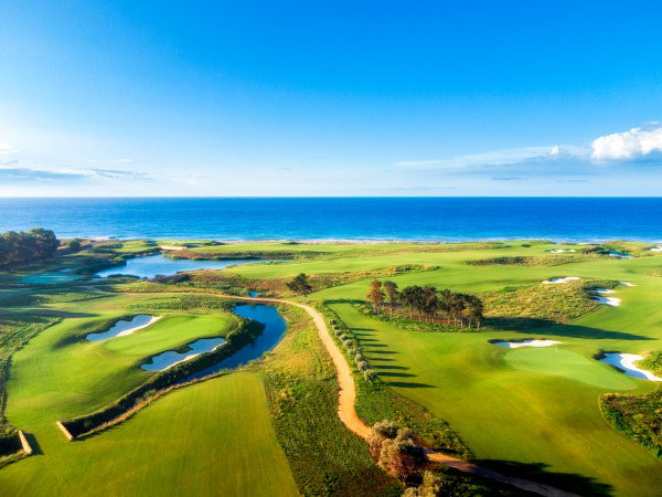 Neue Streckenführung durch Neuplanung von East- und West-Course der Plätze des Verdura Resorts