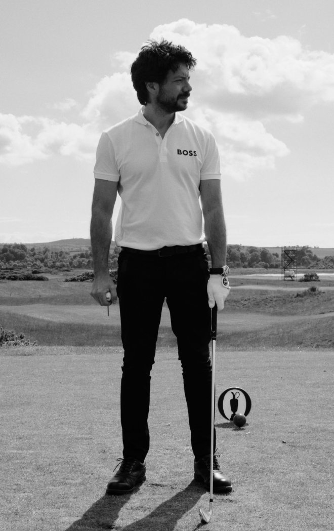 Wenn Euch dieser Golfer irgendwie bekannt vorkommt? Es ist Schauspieler Alvaro Morte aus 'Haus des Geldes'. Fotocredit: BOSS