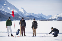 Snowgolf-Premiere in St. Moritz:  9 Loch auf zugefrorenen St. Moritzersee