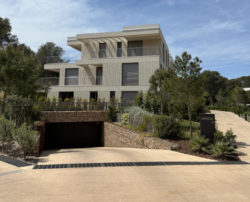 Infinitum Living: Neubauprojekt ohne Kompromisse an der spanischen Mittelmeerküste