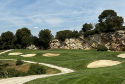 Infinitum Golf mit Hills Course: 363 Tage Golf spielen