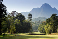Abschlag in Malaysia: Auf Langkawi ist einer der spektakulärsten Golfplätze Asiens