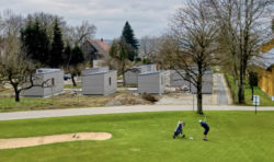 Neue Form des Golfurlaubs: Tiny-Häuser statt Hotelzimmer