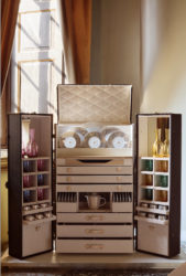 Dinner in Style: Louis Vuitton Malle Vaisselier für den stilvollen Golfer-Haushalt