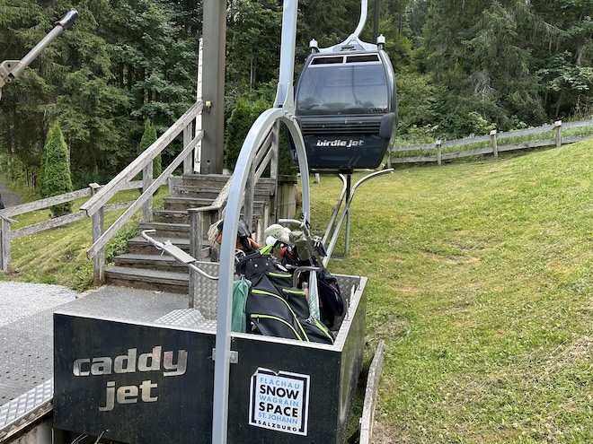 wer einen golfcar nimmt, bringt sich um das Gondel-Erlebnis.