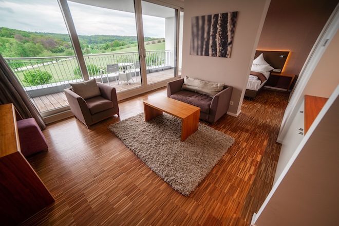 Zwischen Fairway & Reben: Check-in im Heitlinger Hof: 31 Zimmer und Suiten für Genießer