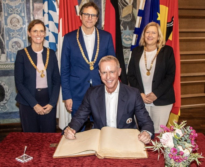 Zwischen Dankbarkeit und Zukunftsvision: Präsident Bernhard May bei der Ehrung – ein Tag, der nicht nur die Vergangenheit ehrt, sondern den Weg für den Golfsport von morgen weist.