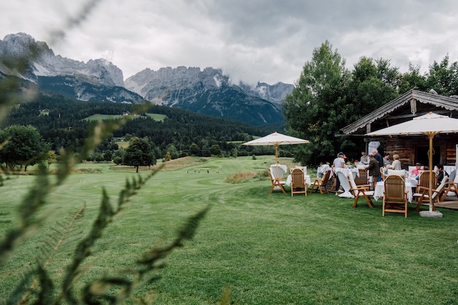 Das Halfway-Häuschen vom Golfclub Wilder Kaiser liegt perfekt zwischen Green No. 10 und Abschlag 1. Fotocredit: Skyline Medien