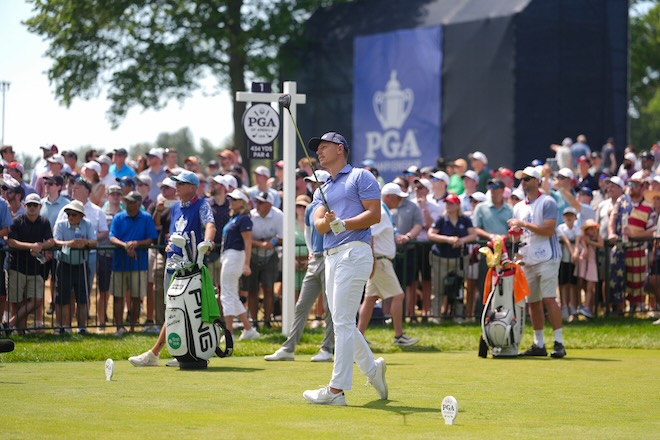 Matti Schmid auf Bahn 1 der Finalrunde: Der Regensburger beendet die PGA Championship 2026 als bester Deutscher mit 5 unter Par auf dem geteilten 4. Platz.