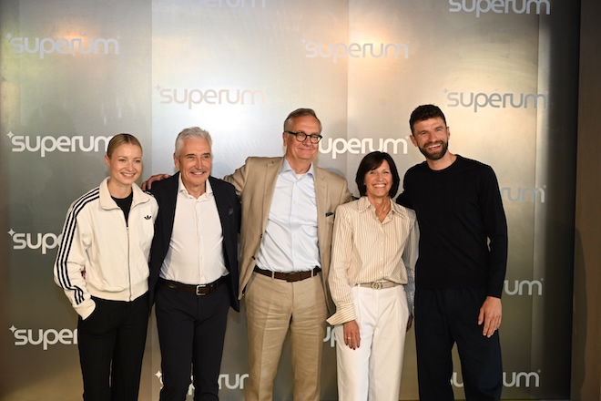 In München diskutierten sie über Longevity für Golfer, Nahrungsergänzung und gesunde Routinen: Moderatorin Lena Cassel, Longevity-Experte Dr. Gerd Wirtz, superum-Gründer Dr. Thomas Lauscher, Dr. Rita Hermann und Thomas Müller. Fotocredit: superum
