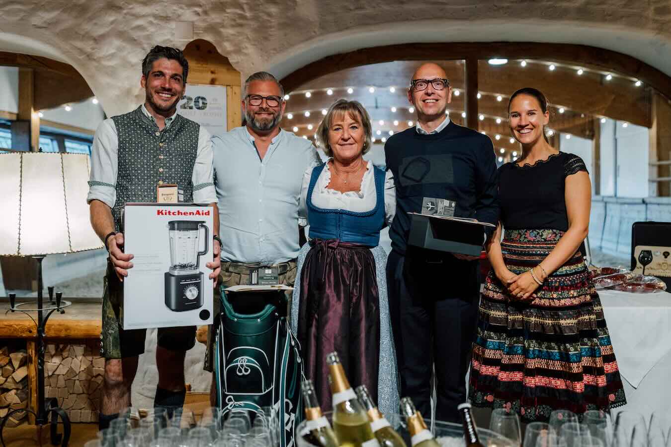 Siegerehrung der 20. Stanglwirt Golf Trophy mit Trixi Moser, Elisabeth Hauser-Benz und ausgezeichneten Teilnehmern.